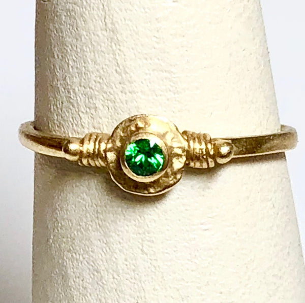 Green garnet ring, tsavorite ring, 18K tsavorite ring, 18K solid gold Tasvaorite garnet ring